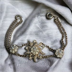 Vintage Karu Arke rhinestones and pearls flower bracelet